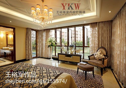 左右与格调沙发哪个好